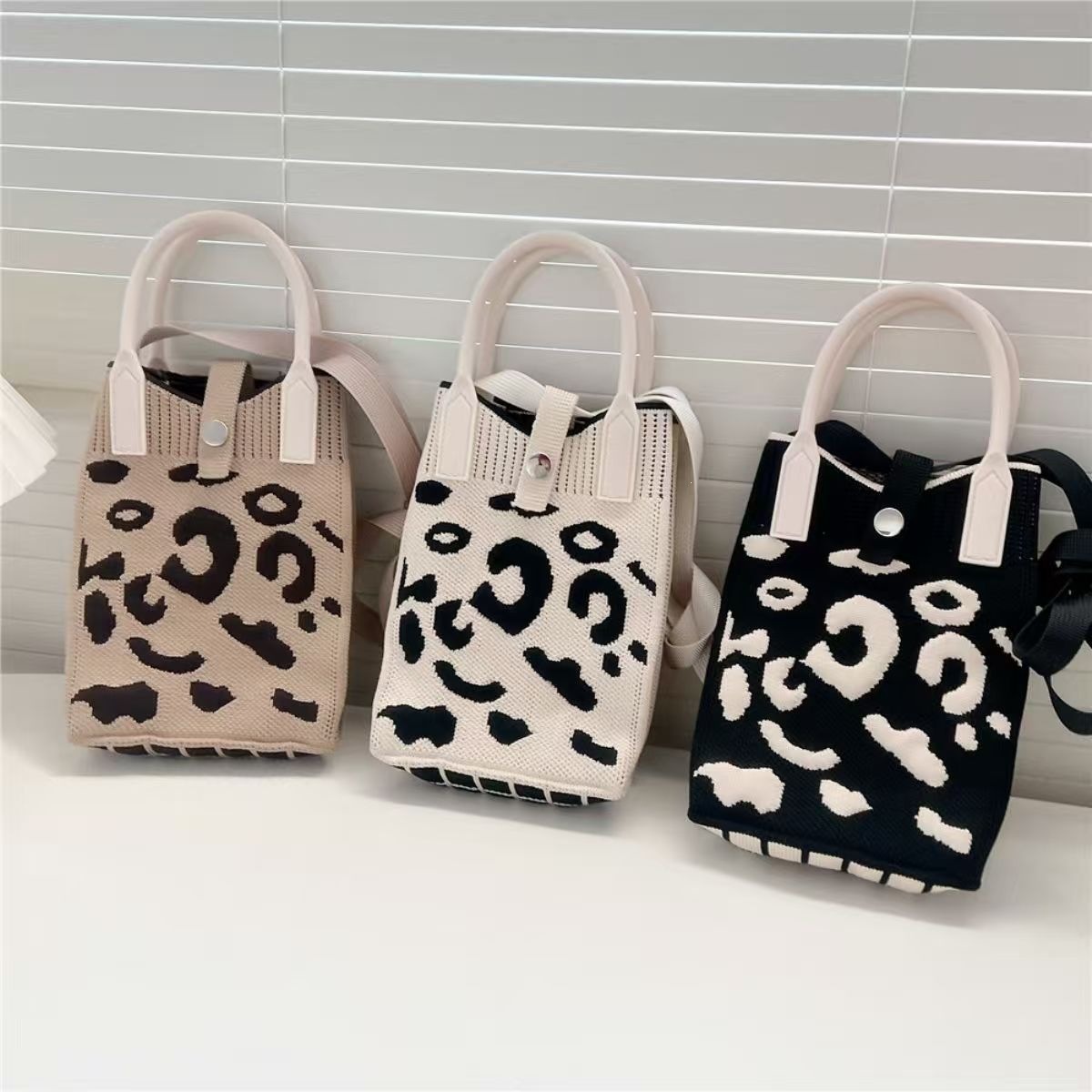 Year of the Horse Bag, Get Rich Instantly, Mobile Phone Bag, Knitted Silicone Portable Crossbody Knitted Mobile Phone Bag