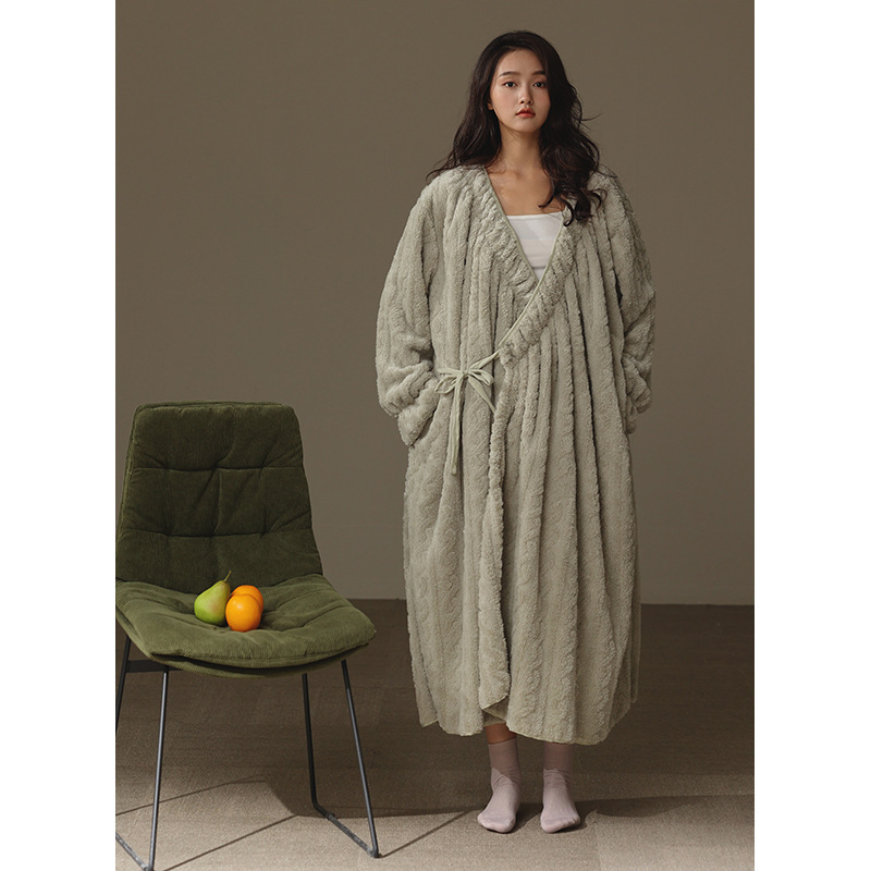 "Thickened fleece-lined" coral fleece kimono nightgown women's autumn and winter long warm flannel bathrobe plush nightdress "Thickened fleece-lined" coral fleece kimono nightgown women's autumn and winter long warm flannel bathrobe plush nightdress