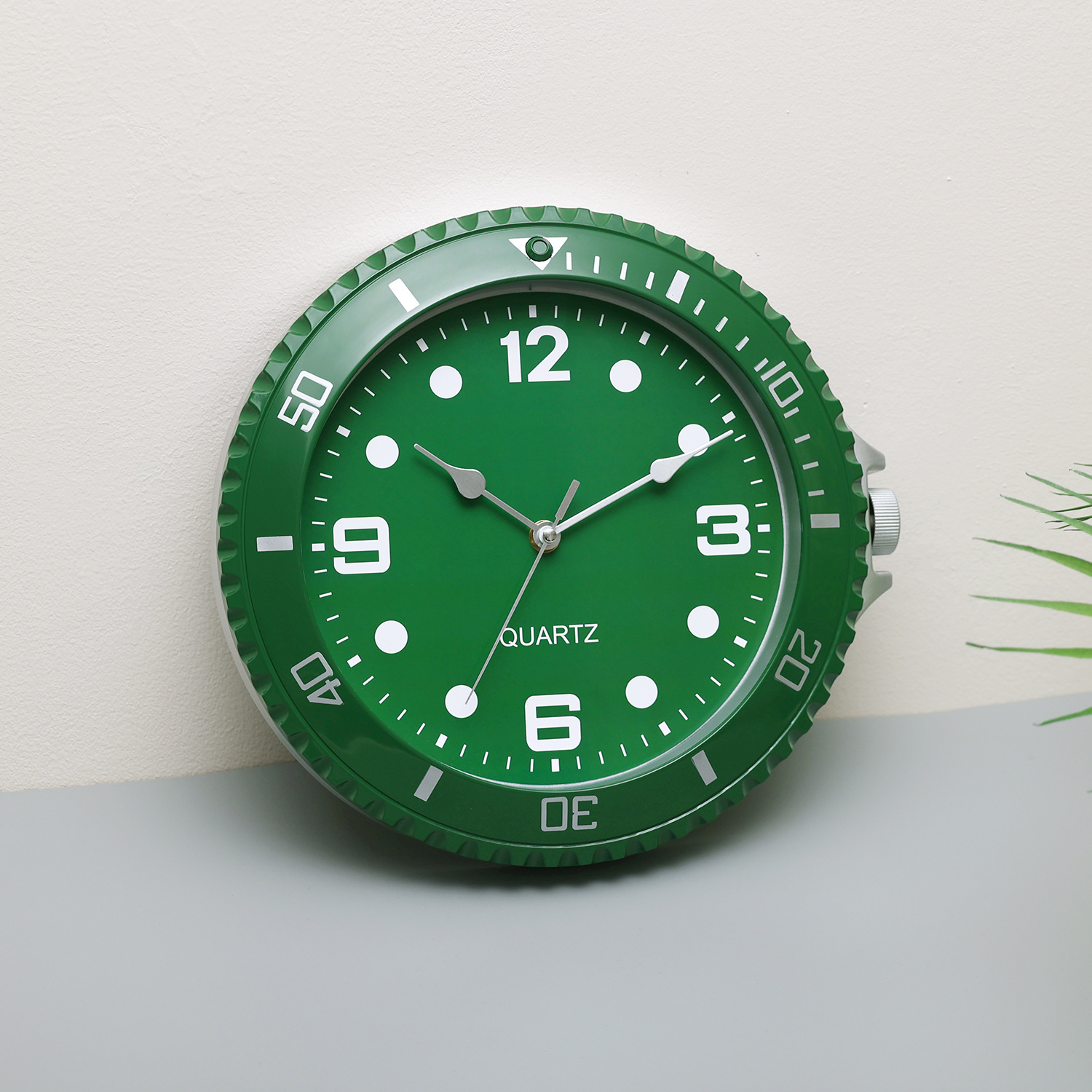 Reloj de pared en stock, verde, estilo submarino, creativo, para sala de estar, reloj de cuarzo, estilo nórdico retro, silencioso, para dormitorio, de pared.