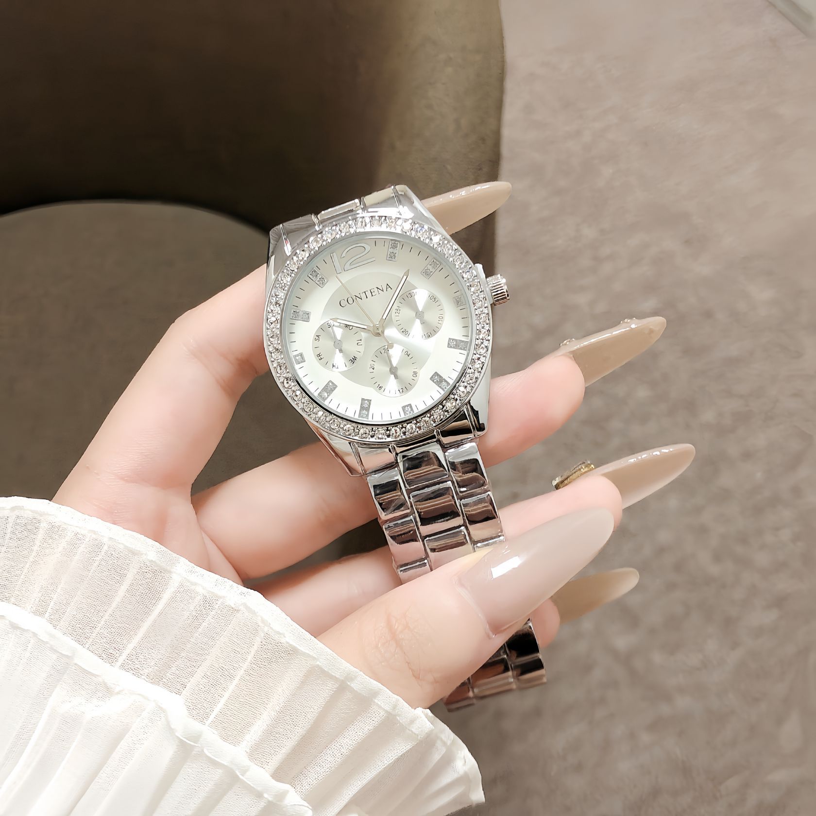 轻奢银色钢带女式镶钻手表精致吸睛优雅气质女生日常搭配石英表