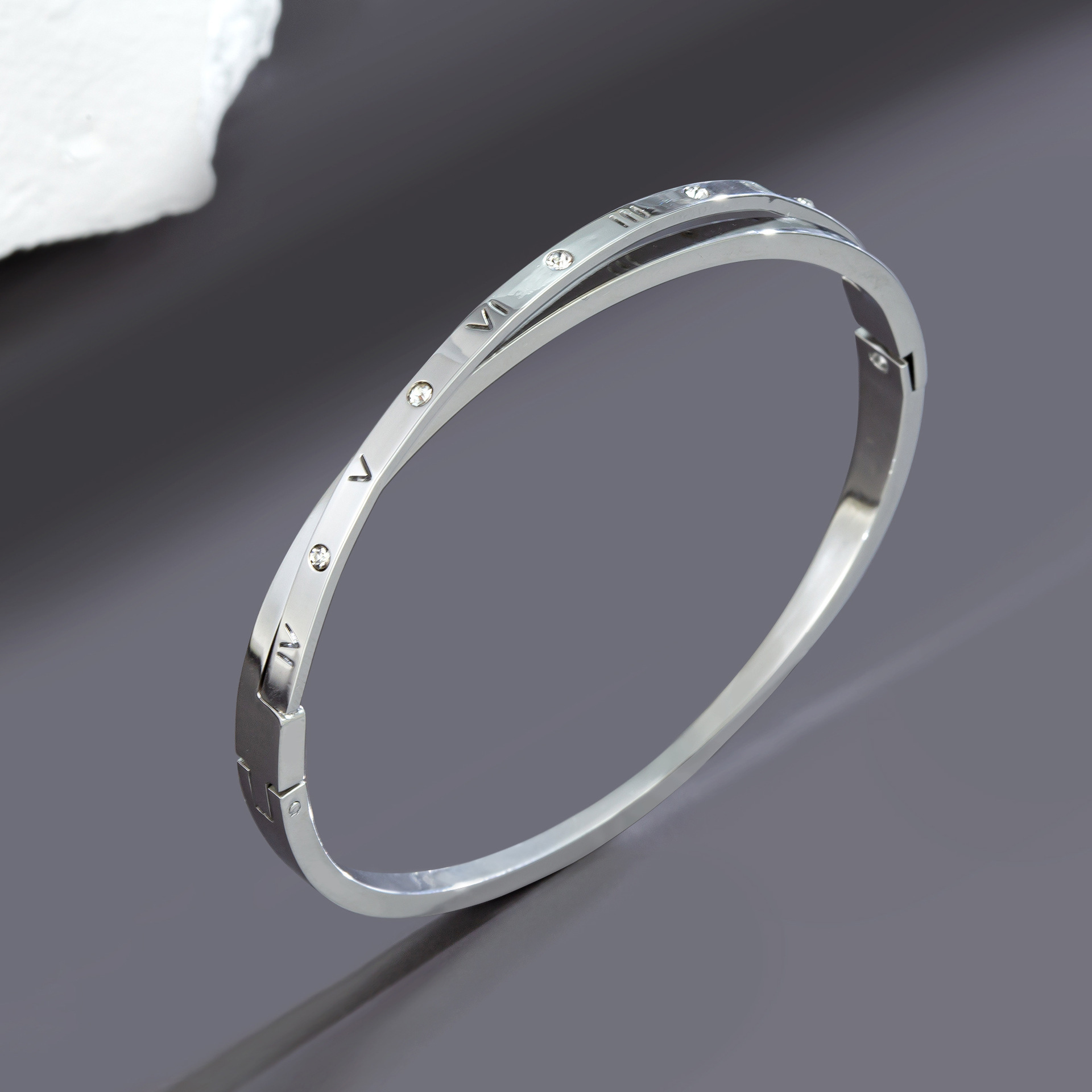 Brazalete de moda europea y americana de acero de titanio cruzado números romanos accesorios de acero de doble pulsera pulsera de hebilla