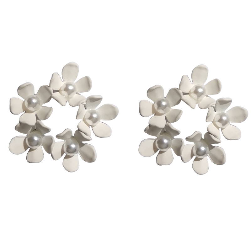 Cute elegant matte brand earrings