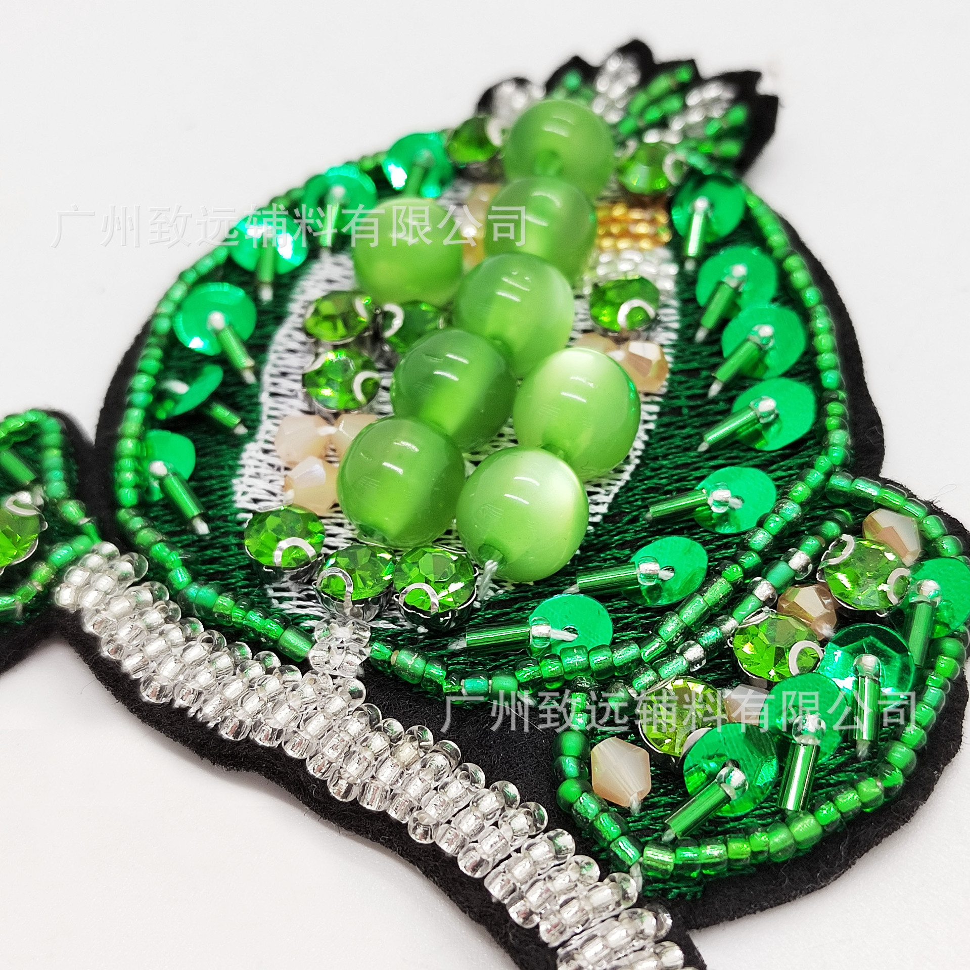 Parche bordado a mano transfronterizo con cuentas, letras de cristal y lentejuelas de aguacate para camiseta, accesorios DIY de verano cosidos a mano. image 5