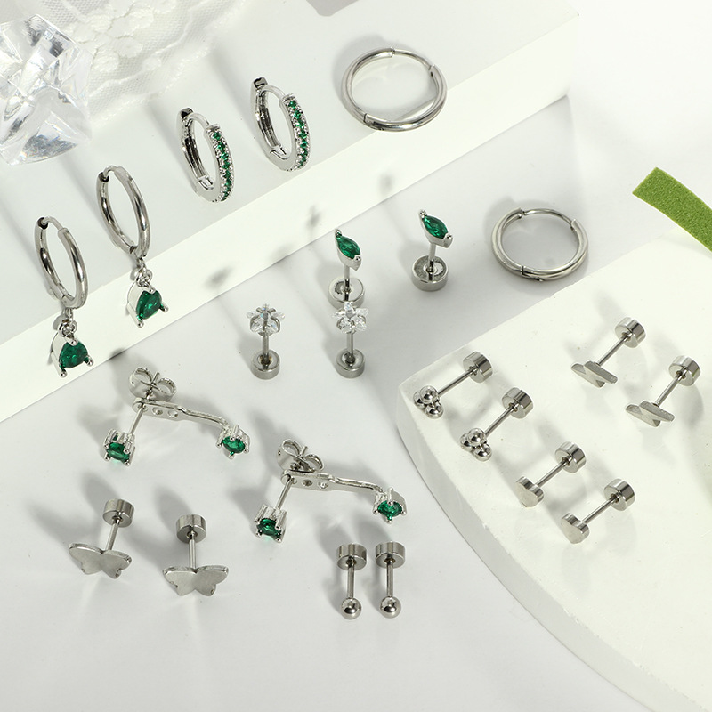 Pointed titanium steel lip stud product view
