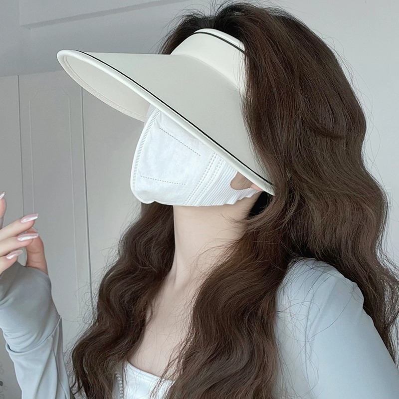 Silk summer sun hat solar-powered