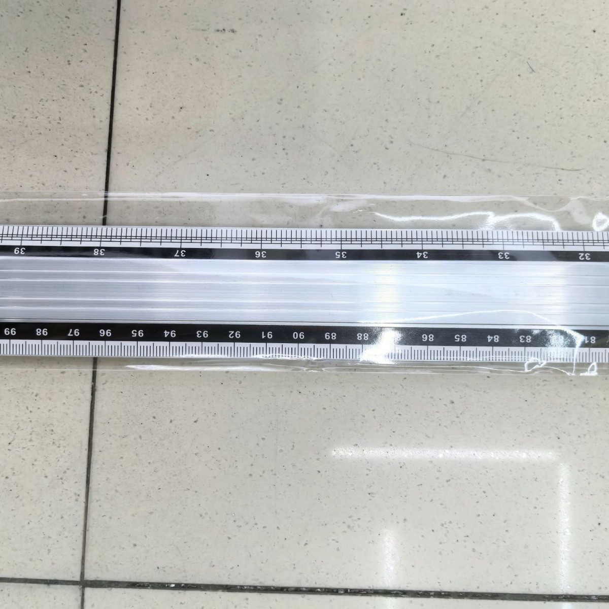 厂家批发直供 60cm 100cm铝合金直尺 办公铝尺尺子测量工具吕尺