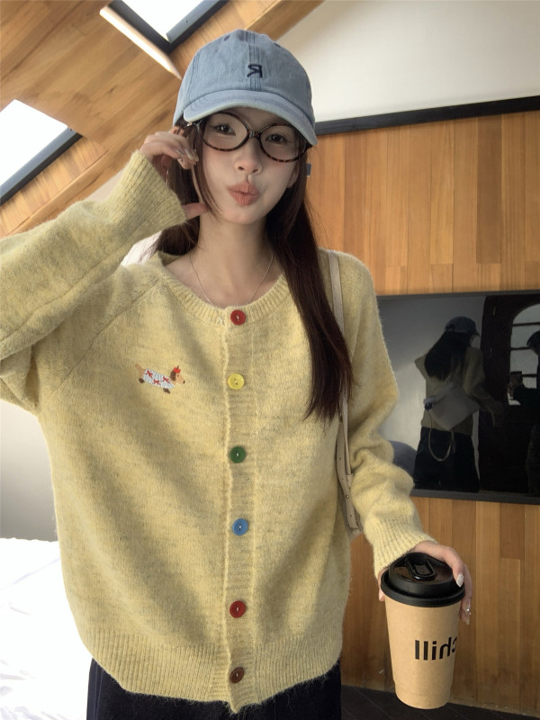 软糯毛衣外套秋季彩色纽扣小狗刺绣圆领宽松针织开衫秋季新款上衣|undefined
