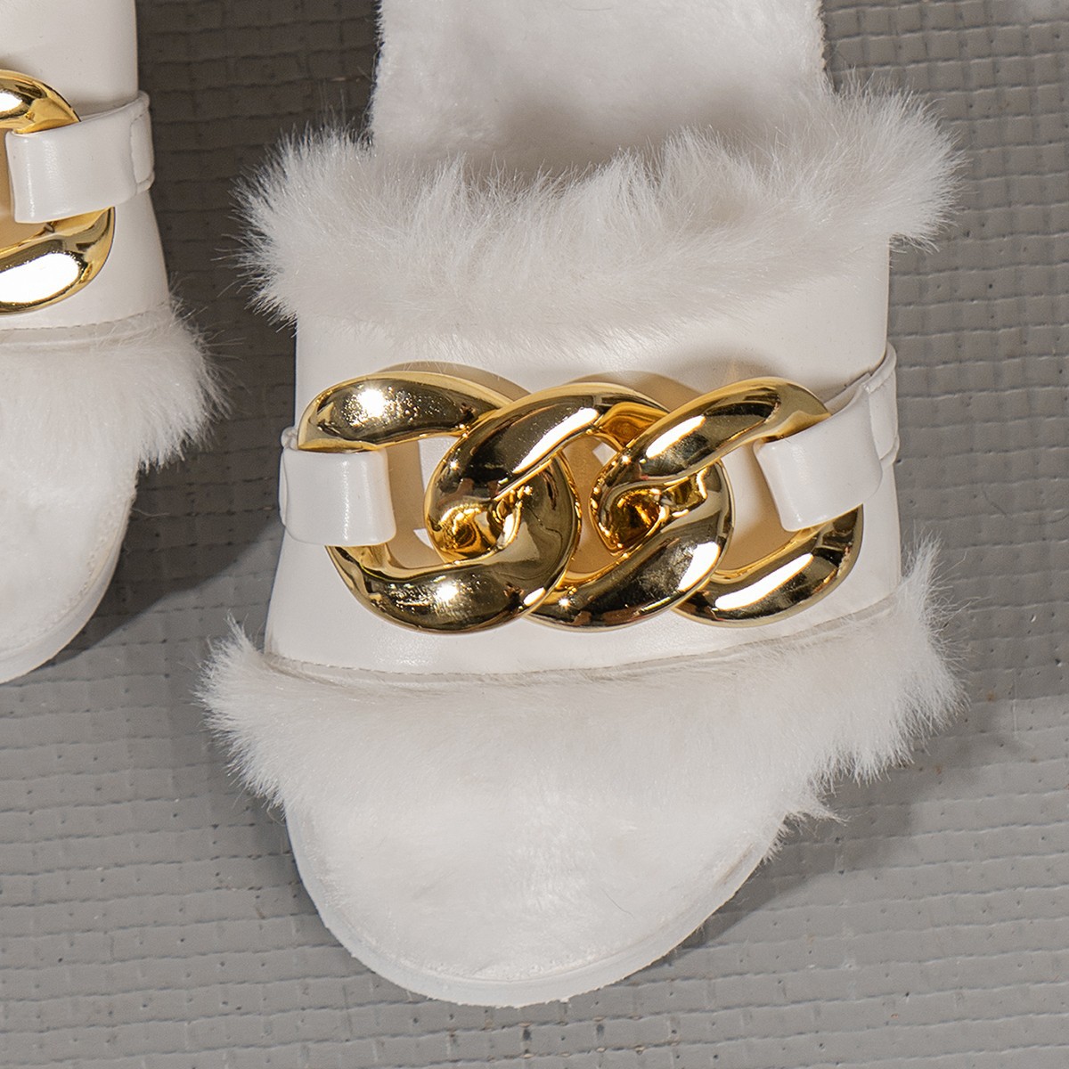 2024 nueva moda abertura zapatillas de lana zapatillas de cadena metálica zapatillas de algodón para mujeres ocio interior calentamiento zapatillas