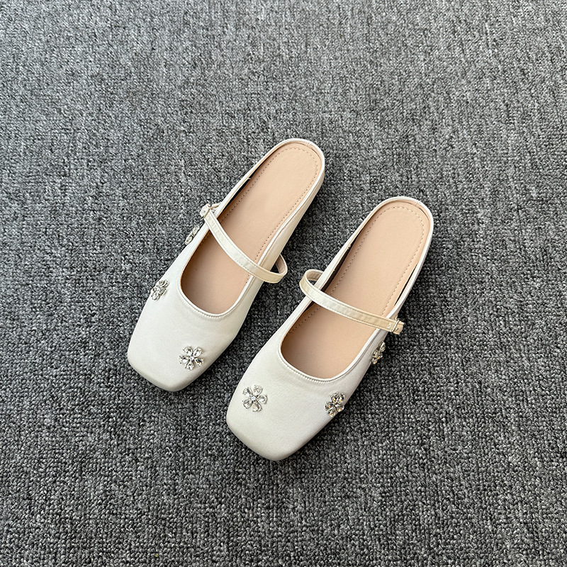 2025 calentamiento plata zapatos y medio zapatillas de verano mujeres usar diamante francés hermoso zapatillas frescas cuadradas zapatos mueller suaves