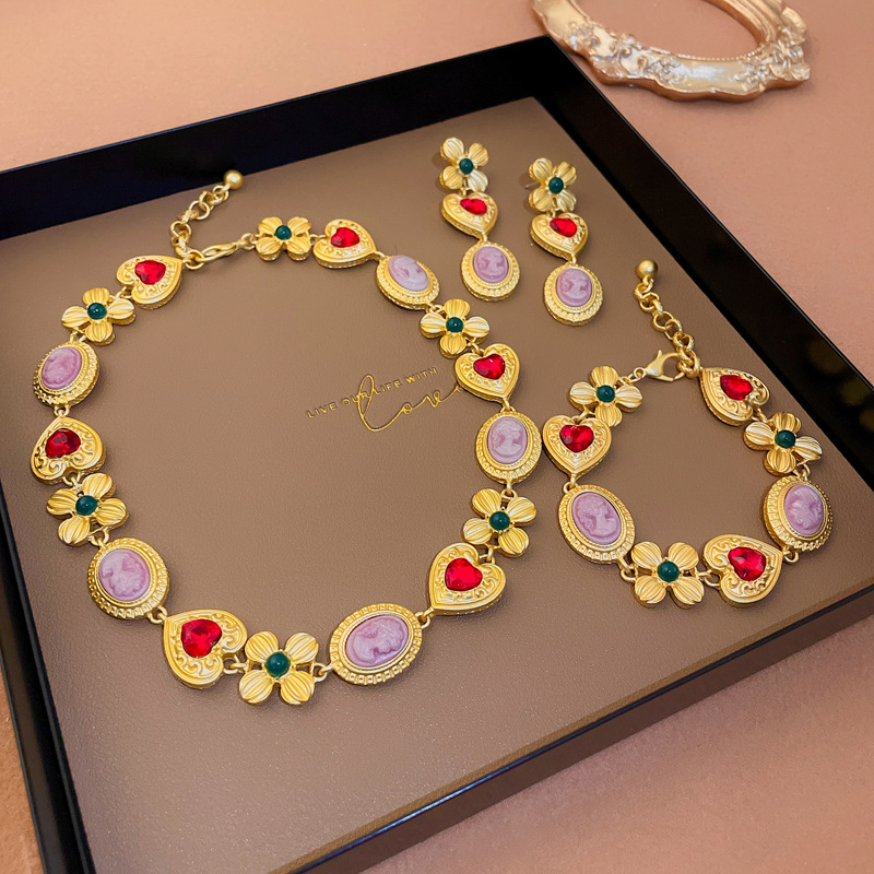Retro Heart Shape Flower Metal Inlay Artificial Gemstones Women's Bracelets Earrings Necklace display picture 1