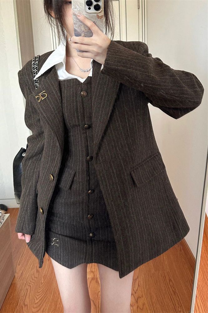 冬季假两件两件复古新款感套装女衬衫连衣裙西装外套毛呢时尚