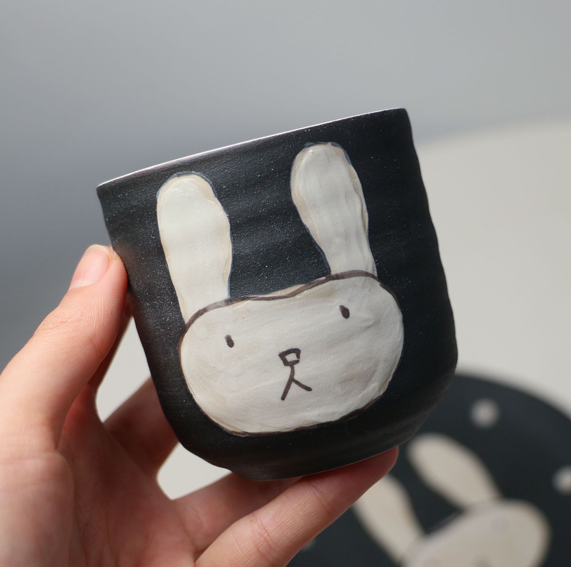 검은 실 컵