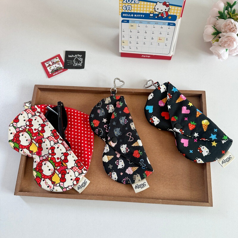 Exquisite handmade heart-shaped KT fabric eyeglass case, sunglasses case, portable hanging bag, manufacturer's ready stock wholesale Exquisite handmade heart-shaped KT fabric eyeglass case, sunglasses case, portable hanging bag, manufacturer's ready stock wholesale