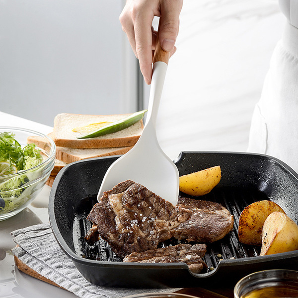 White silicone kitchenware