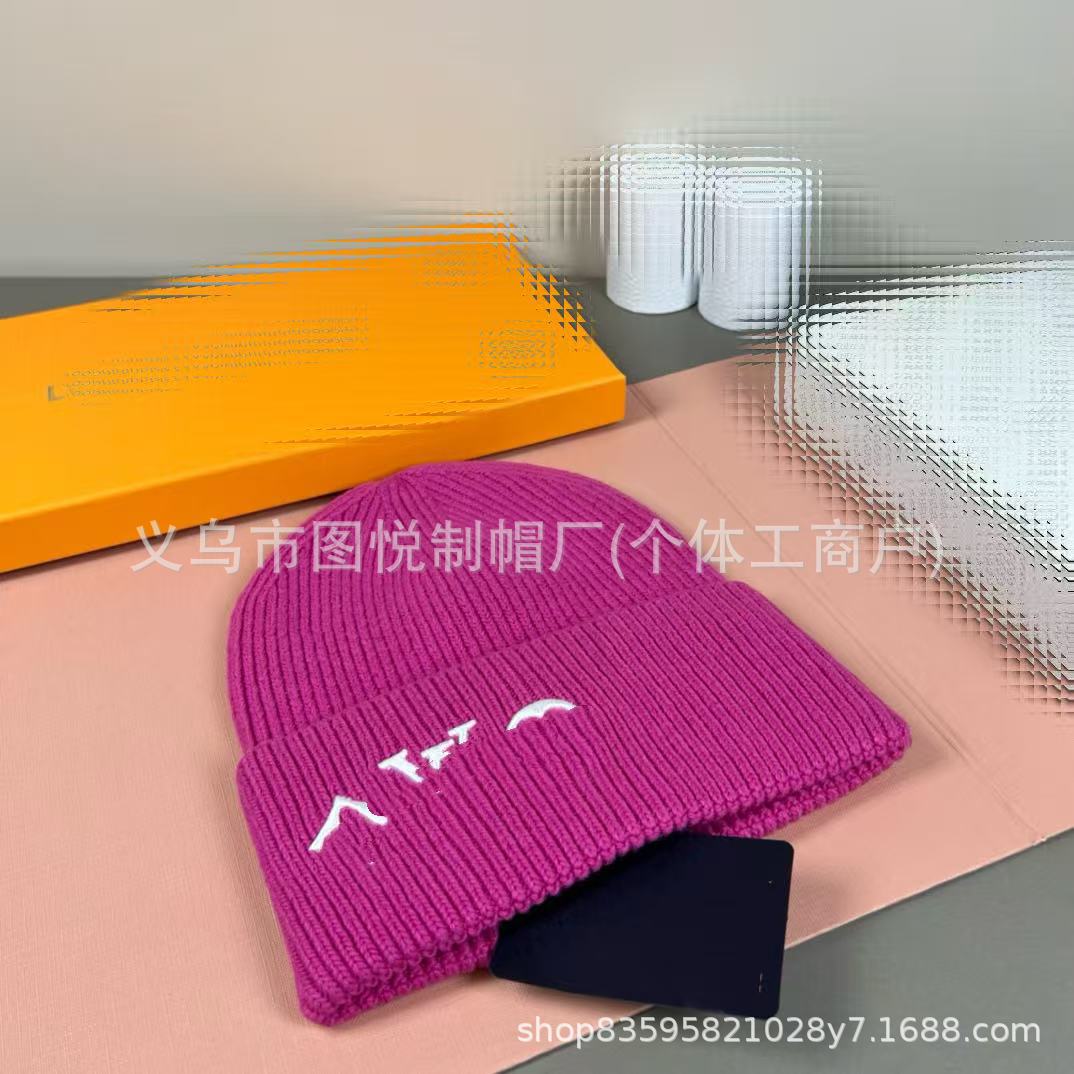 로즈 레드(문자 자수)