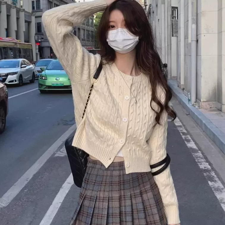 复古短款麻花毛衣外套女春秋内搭学院风纯色小个子针织开衫上衣