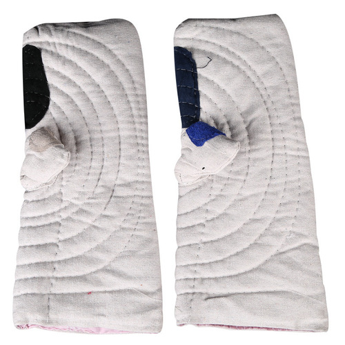 Long two-finger insulation gloves with leather and cotton, high temperature resistance, anti-scalding resistance, wear resistance, thick cold resistance, baking oven, restaurant labor protection
