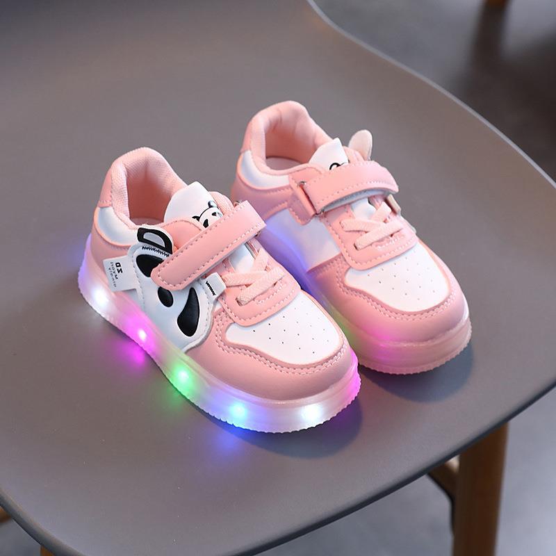 Chaussures de planche antidérapantes en cuir de Panda pour enfants, lumière LED, pour garçons et filles, semelle souple, nouvelle collection printemps 2024_voghion.com