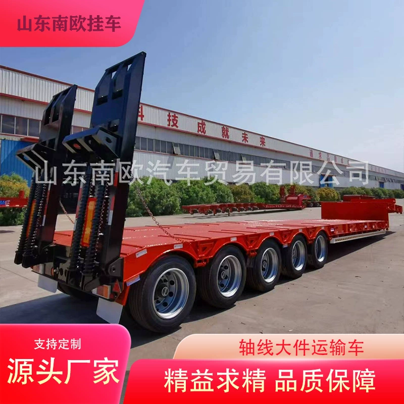 Производитель поставляет полуприцеп-низкорамный тягач для перевозки крупногабаритных грузов.