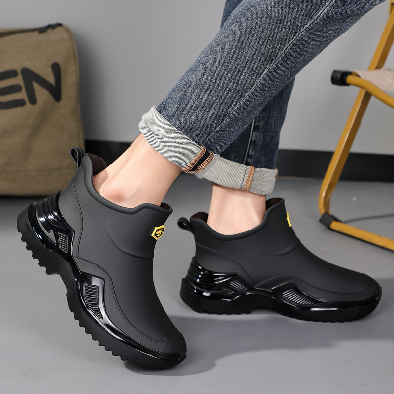 Fashionable Men's Short-Tube Non-Slip Rain Boots, Wear-Resistant, Easy to Wear, Lightweight, Non-Slip, Durable, Suitable for Kitchen Work, Integrated Rain Shoes, Rubber Shoes Fashionable Men's Short-Tube Non-Slip Rain Boots, Wear-Resistant, Easy to Wear, Lightweight, Non-Slip, Durable, Suitable for Kitchen Work, Integrated Rain Shoes, Rubber Shoes