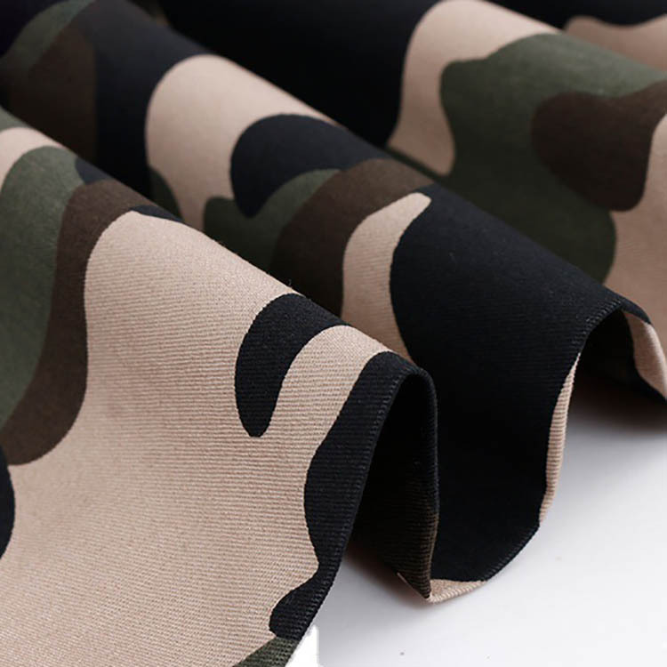 Fabrica directa de impresión de camuflaje barato textil verde camuflaje camisa de hombre tela