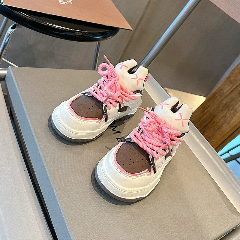 Cricketskor för barn Korean Edition Bröd Violence Bear Tide Brand Pojkar och flickor Fritidssportskor 2023 Nyhet_voghion.com