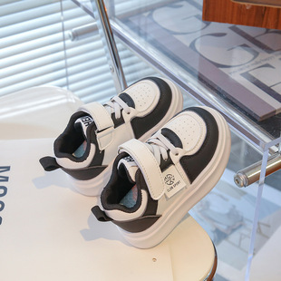 Children's small white shoes 2025 spring and autumn kindergarten 1-3-6 years old baby skate shoes boys and girls light soft bottom casual shoes
