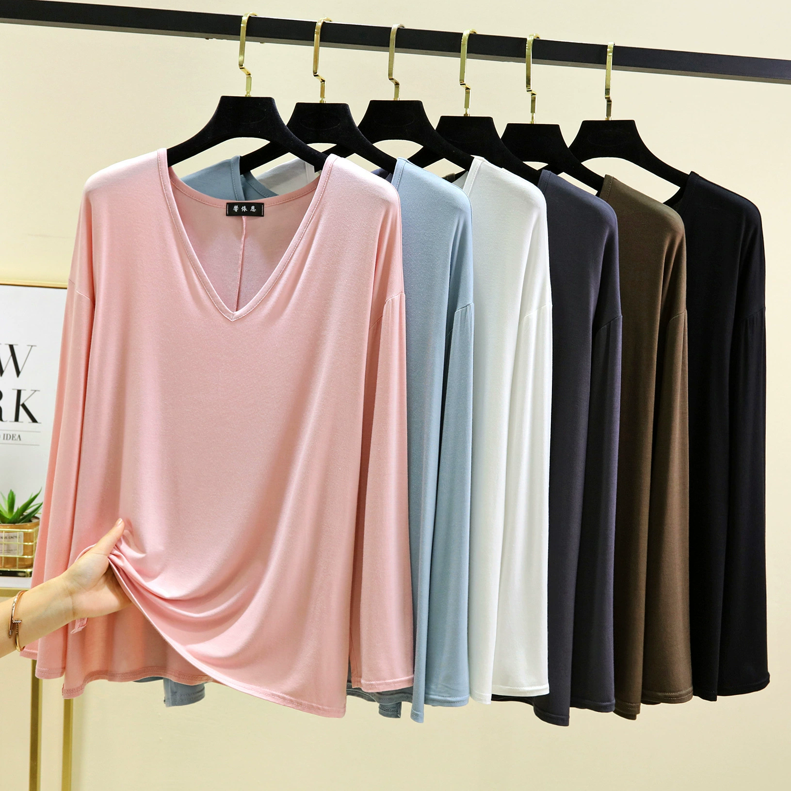 Модаль тонкий V-образный вырез с длинными рукавами футболка женская весна и лето с открытым подолом