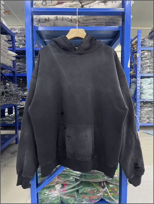 Moletom com capuz unissex, modelo folgado, com estampa de letras da nova marca da moda de 2026, lavagem desgastada._voghion.com
