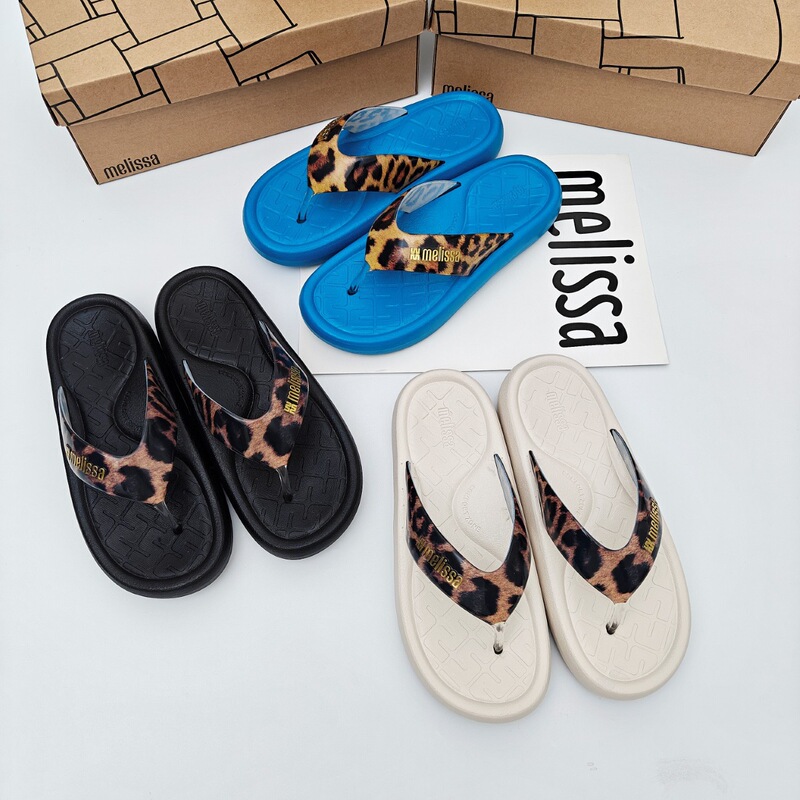 2025 New Melissa Leopard Print Thick-Soled Flip-Flops for Women, Casual Fashion Jelly Beach Shoes 2025 New Melissa Leopard Print Thick-Soled Flip-Flops for Women, Casual Fashion Jelly Beach Shoes