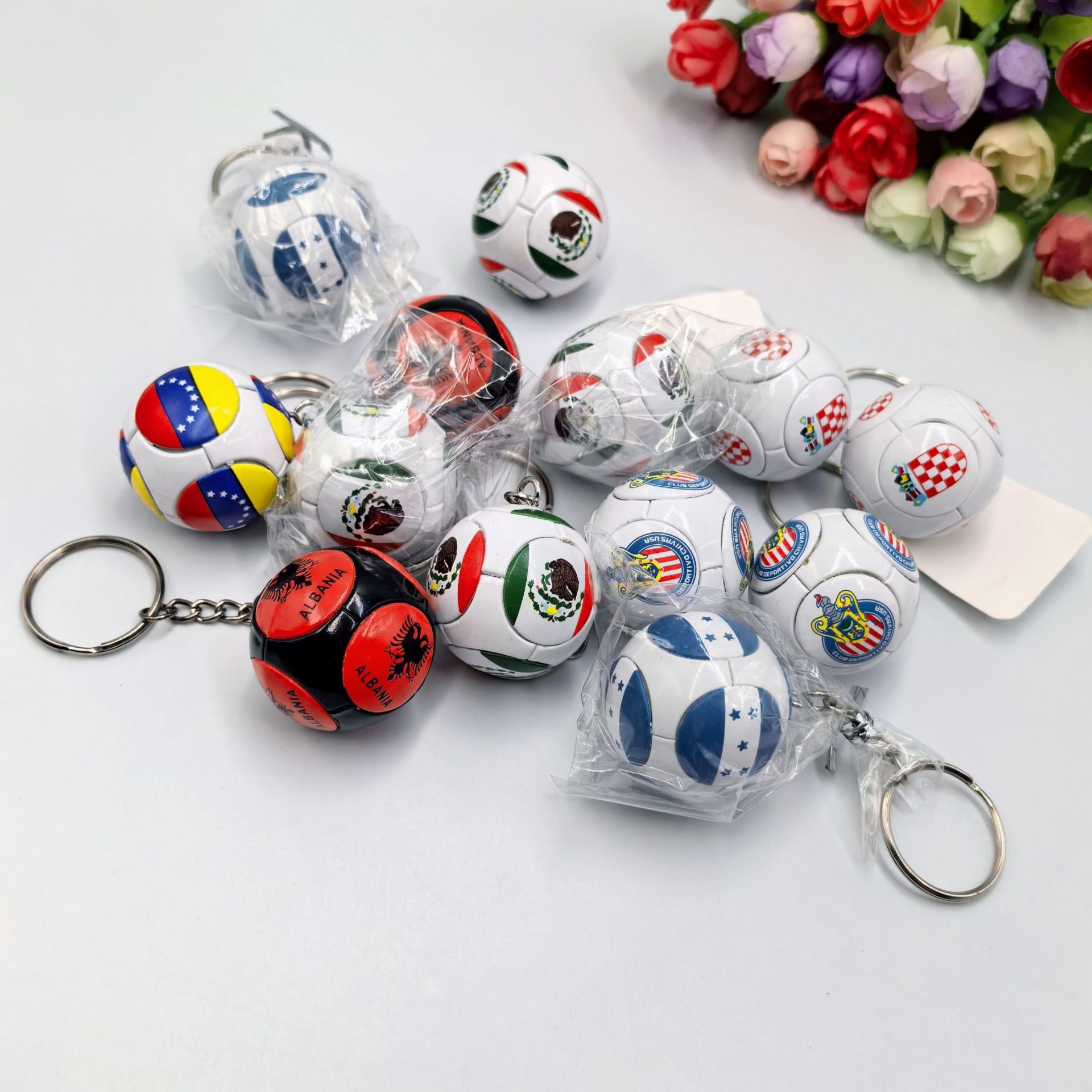 Cuero explosivo fútbol baloncesto voleibol rugby llavero colgante Copa del mundo de fútbol llavero deportivo