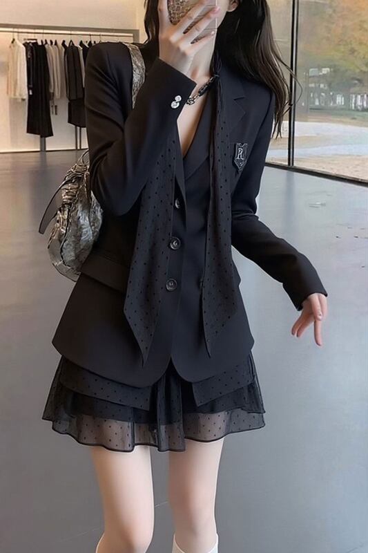 2026 Spring New Korean Style Rich Girl Miu Style Outfit Black Faux Two-Piece Blazer Dress for Petite Figures