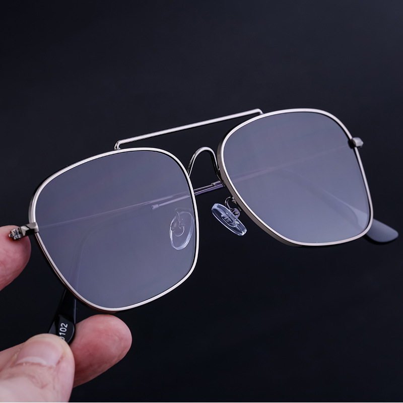 Verres réfléchissants européens et américains, lunettes de soleil, lunettes de soleil en boîte à la mode pour hommes, miroirs extérieurs à la mode pour hommes, nouvelle collection 2024_voghion.com