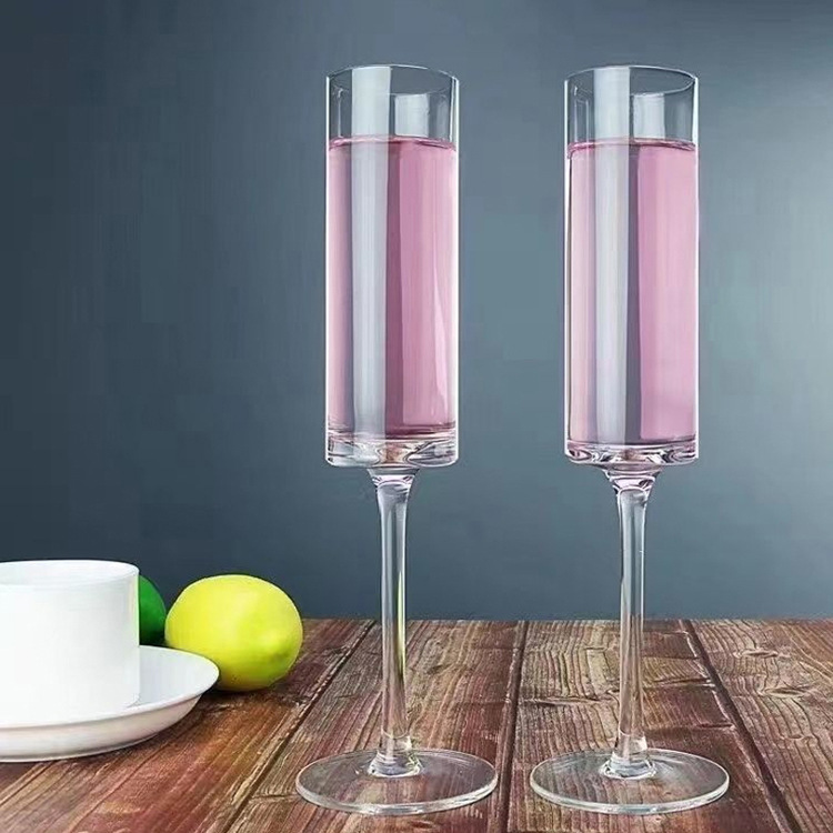 Copa de cristal copa de vino tinto Copa desechable fiesta taza de plástico engrosada estación independiente fábrica al por mayor de una pieza al por mayor