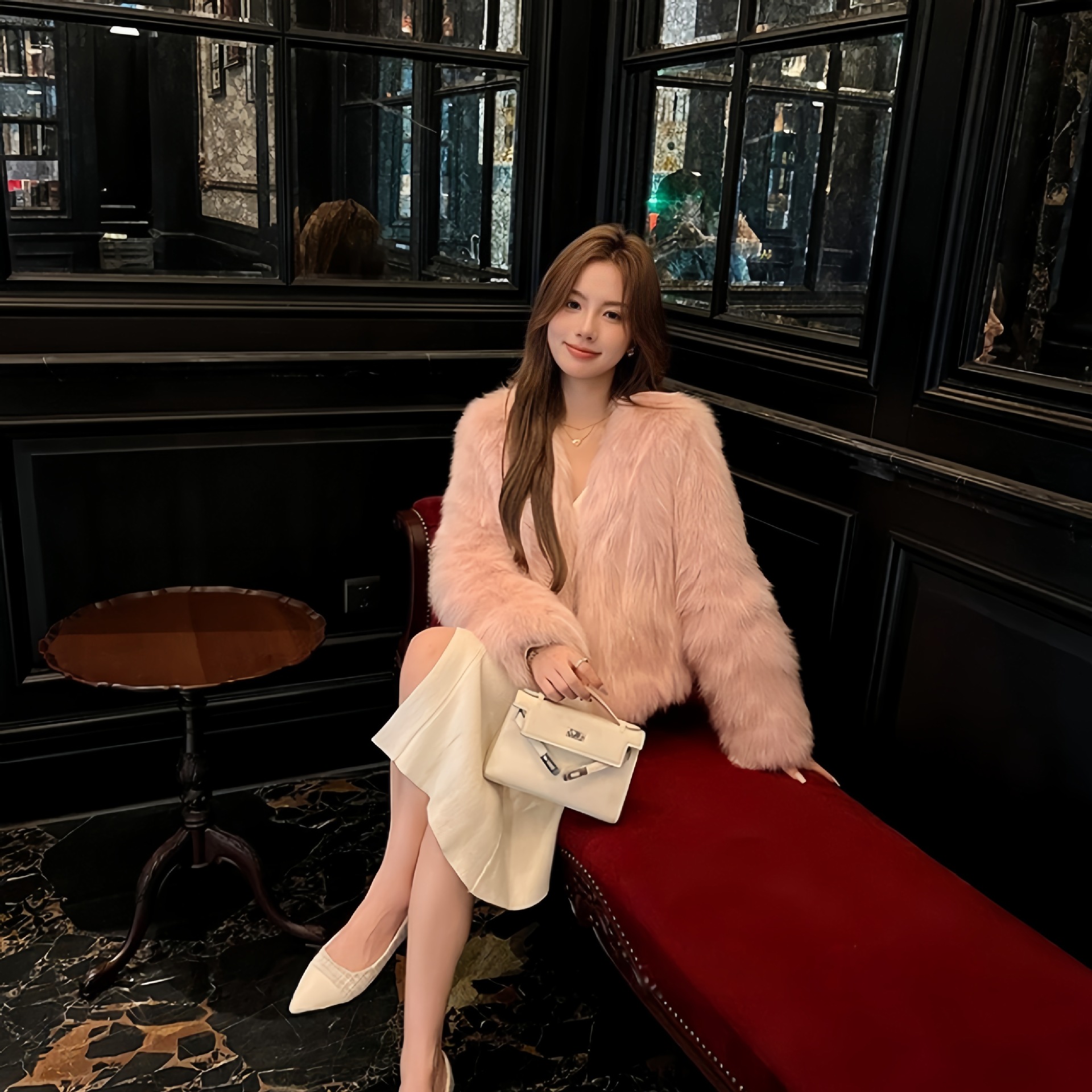 2025 Winter New Style Faux Fox Fur Coat for Women, High-End, Youthful, Elegant, Warm and Thick.