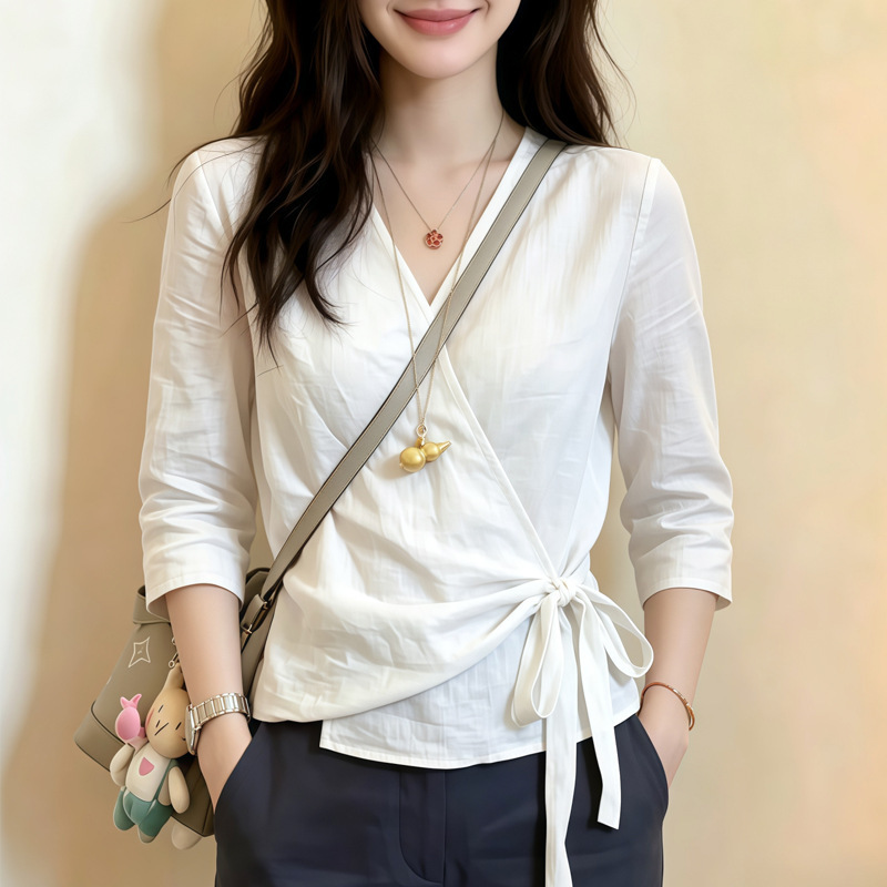 White Three-Quarter Sleeve Shirt for Women, 2026 New Summer French Style, Chic and Very Attractive Women's Blouse