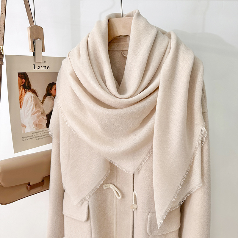 Artístico simple toallas de gaze exterior protector solar elegante chal coreano damas de color sólido cuadrado corto bordado bufandas temperament