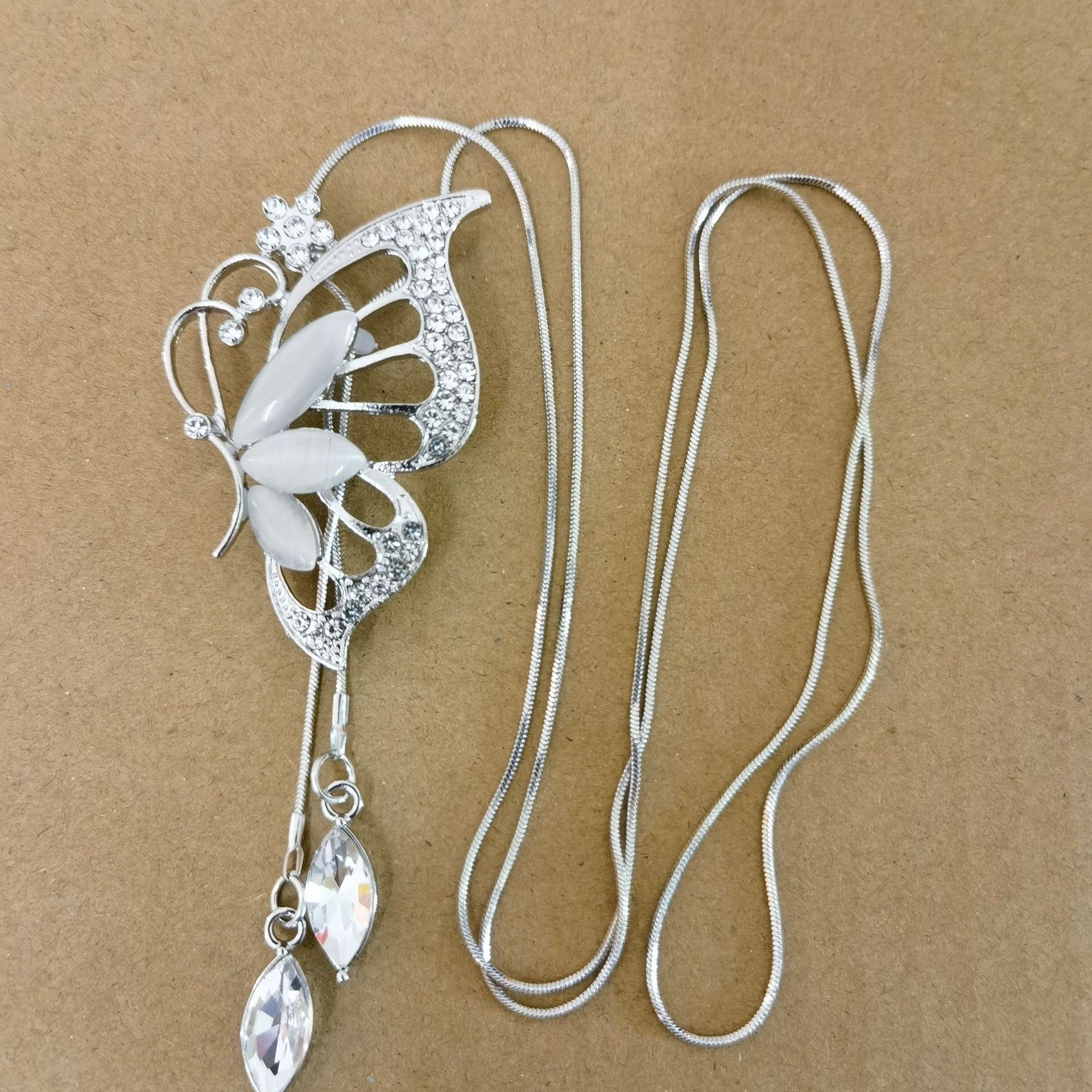 Collana lunga donna farfalla nappa decorativa autunno inverno_voghion.com
