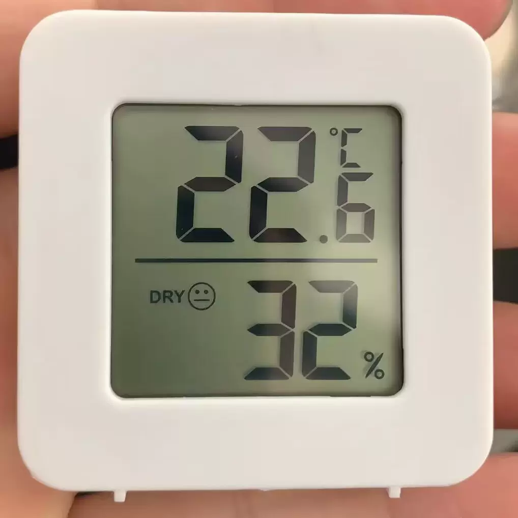 爆款室内温湿度计高精准家用婴儿房温度表壁挂式干湿显示检测仪器