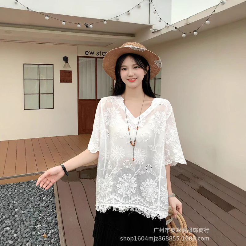 Artistic Fresh Style Lace Embroidered Flower Short-sleeved Shirt Cotton T-shirt Women's Loose Seven-sleeved Summer New Top