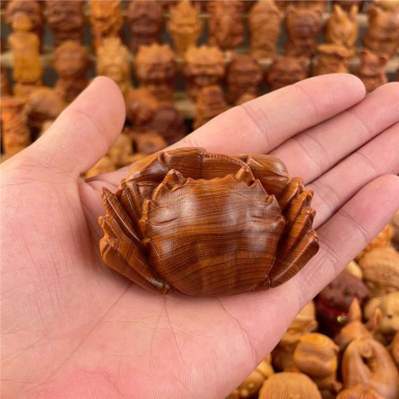 天然モミの木彫り、高油古材、八方来財、カニの手持ち品、世界の文具、工芸品|undefined