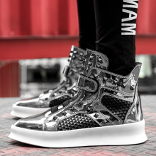 2025秋冬新款运动板鞋嘻哈风男鞋韩版潮鞋英伦铆钉高帮鞋街舞板鞋