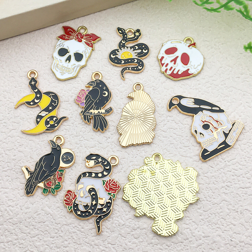 4g Weight Pendant Jewelry Making Type DIY Jewelry Accessories, Keychain Classification 1 Piece Quantity Alloy Material Halloween Festival Sun, Moon, Cat, Snake, Skull Pattern Cute Style Enamel, Enamel Craft 1 Piece Alloy Sun Moon Cat Pendant DIY Jewelry Accessories Keychain 1