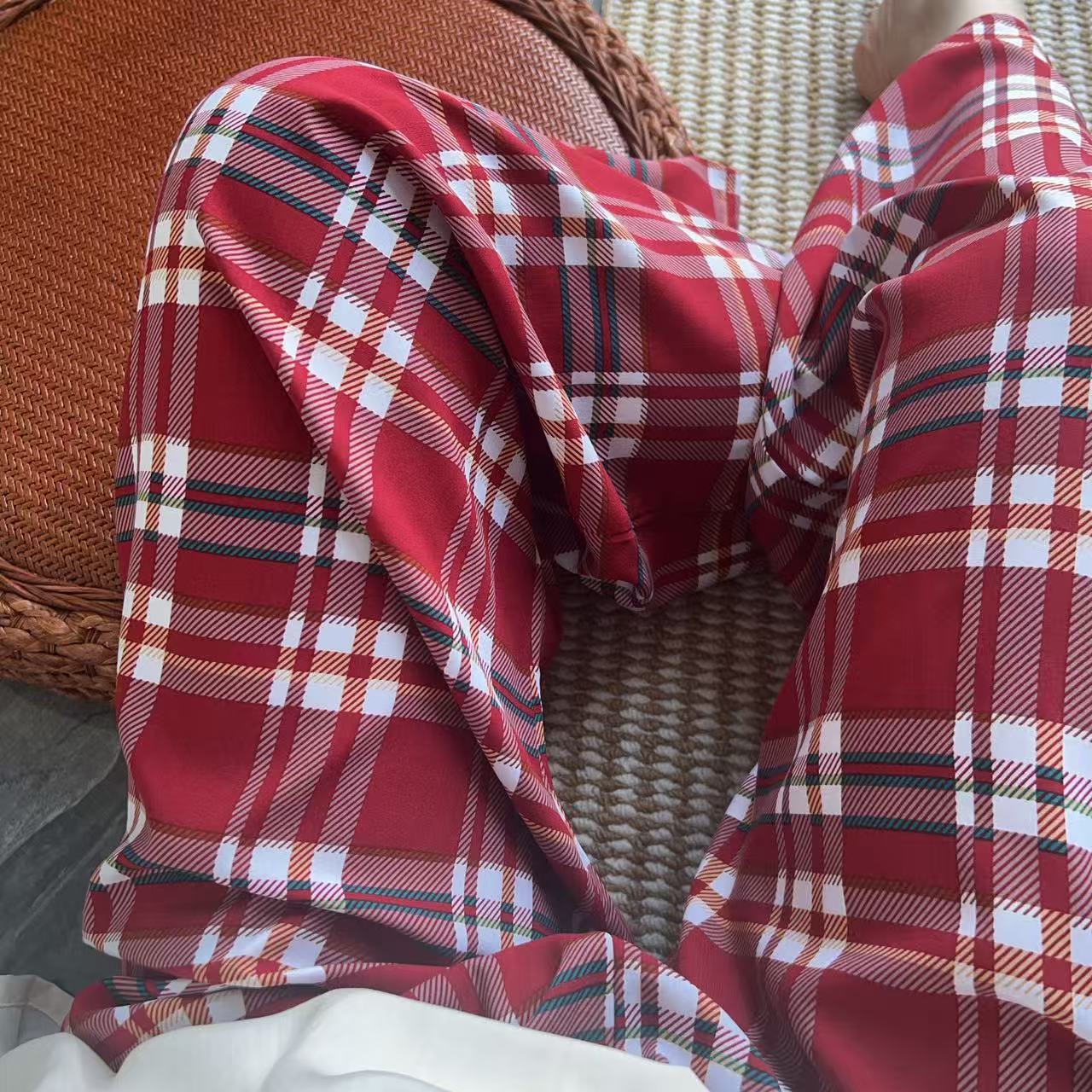 빨간색 큰 격자무늬