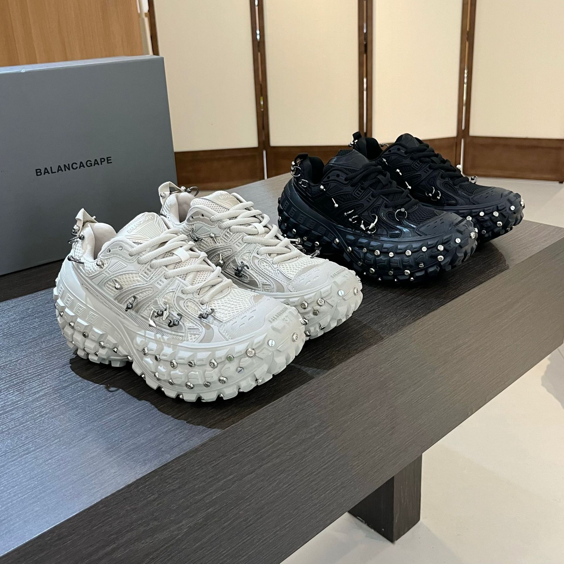 2025早秋新款时尚韩版榴莲轮胎鞋厚底增高铆钉老爹鞋百搭休闲女鞋