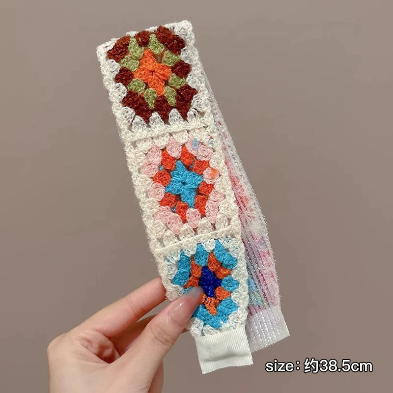 Knitted retro scarf, high-quality vintage style — patterned headband & triangular kerchief