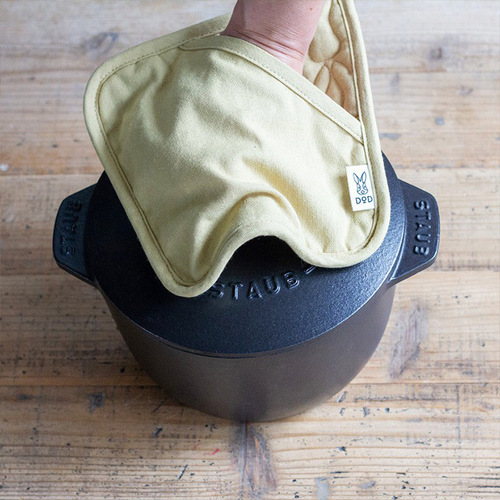 Mart Japanese outdoor camping anti-scalding heat insulation gloves thickened microwave oven high temperature resistant kitchen baking special set