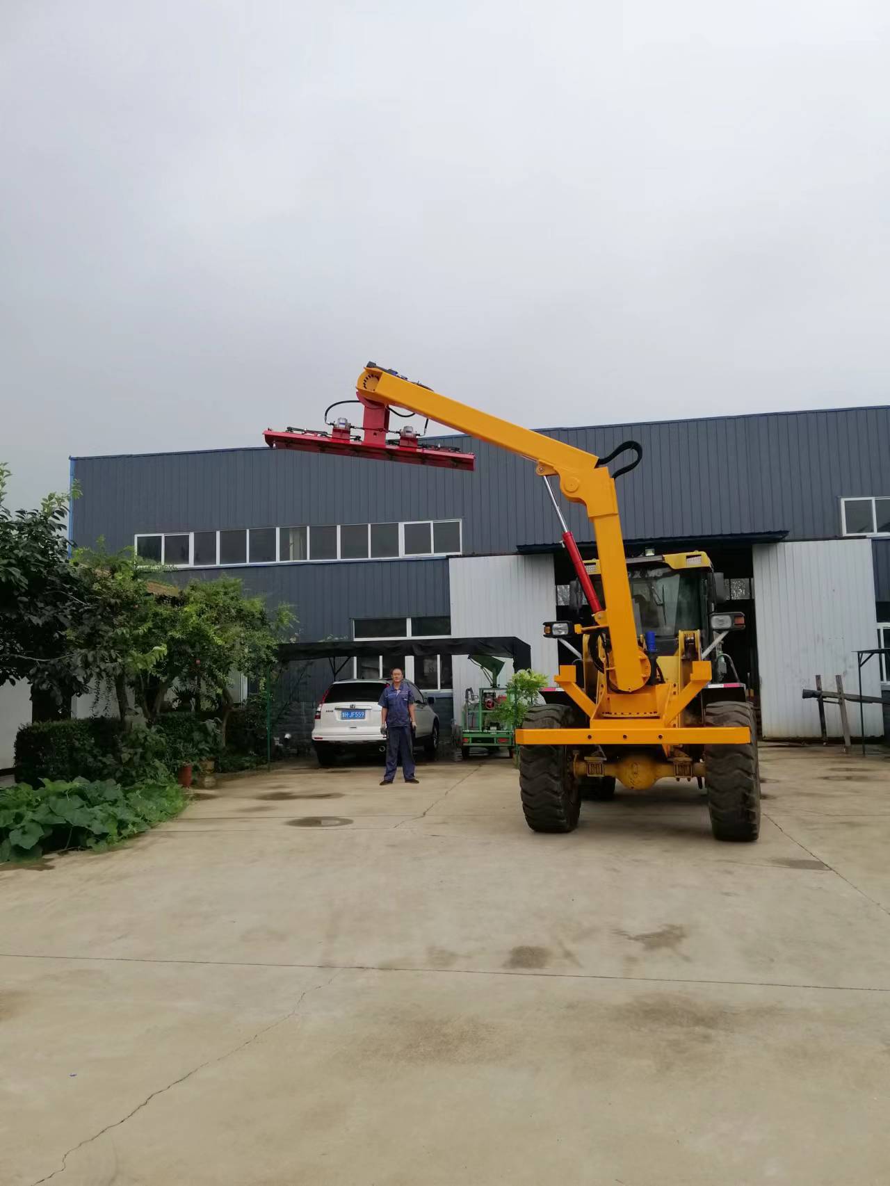 高速公路边坡修枝机 大型车载式绿篱修剪机 立面修剪 操作简单