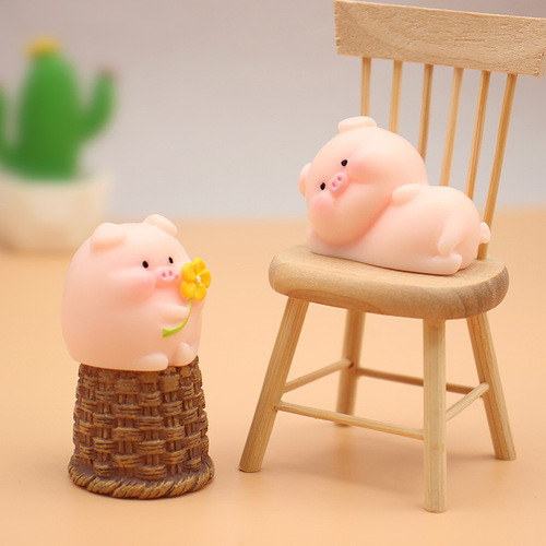 Resin small ornaments micro landscape simulation cartoon cute piggy home mini crafts car decorations wholesale