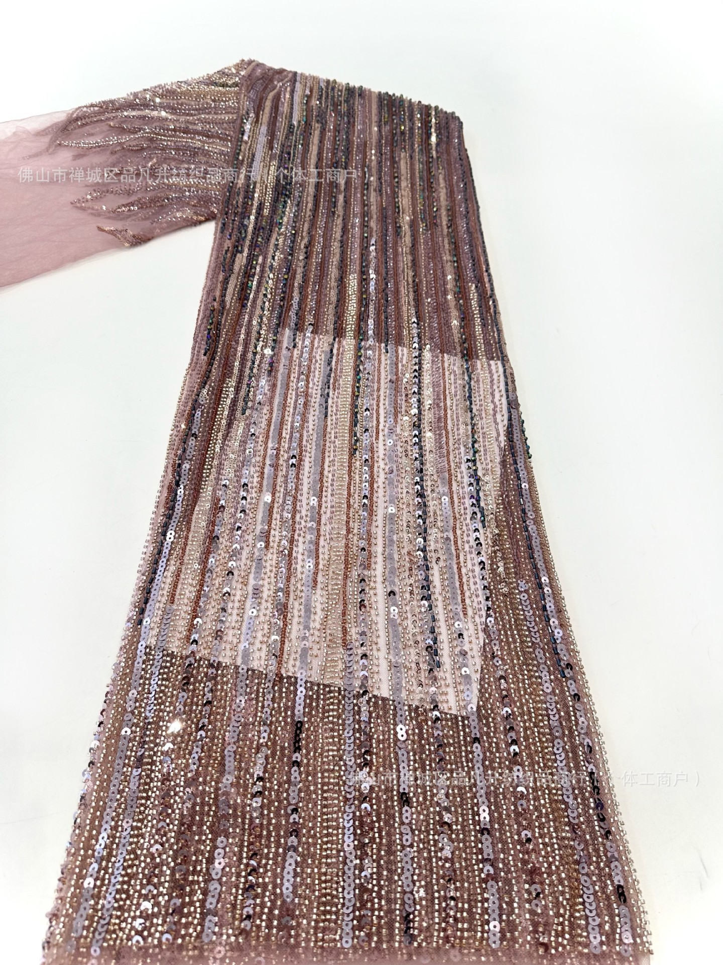 Tubo de perlas bordado Gaoding vestido de boda cena de moda vestido de tela de bordado de tela de rayas verticales Ganman